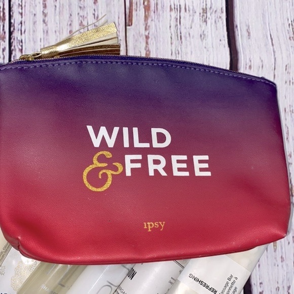 Travel bag with toiletries - Picture 5 of 8